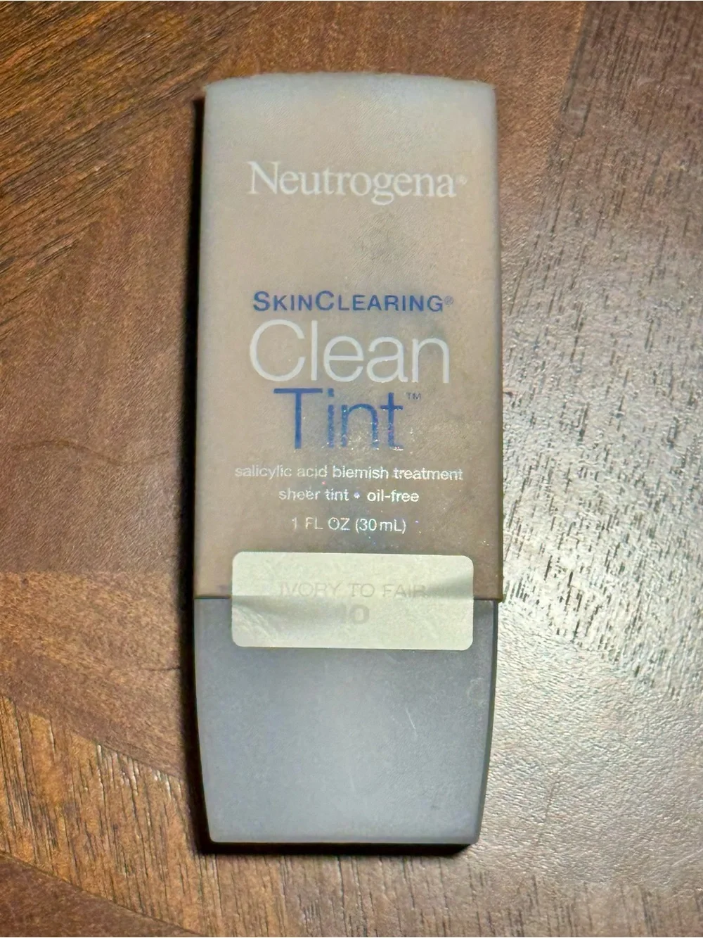 Neutrogena Sheer Skin Tint Salicylic Acid Blemish Treatment 10 Ivory to Fair